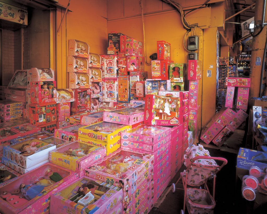 01 마술적 리얼리티 _ Barbie Doll, 2005