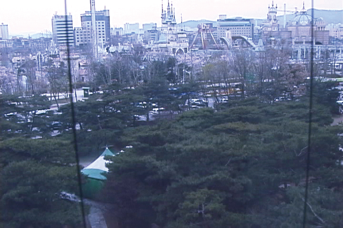 03 Looking at Magic Island, 2 Channel Installation for 2 Projectors, 2004