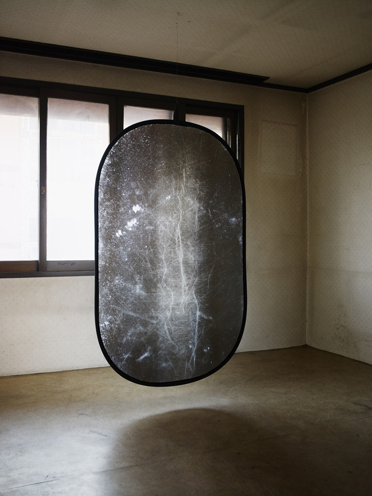 04_Still Life_Reflector, Archival pigment print, 206x155cm, 2010