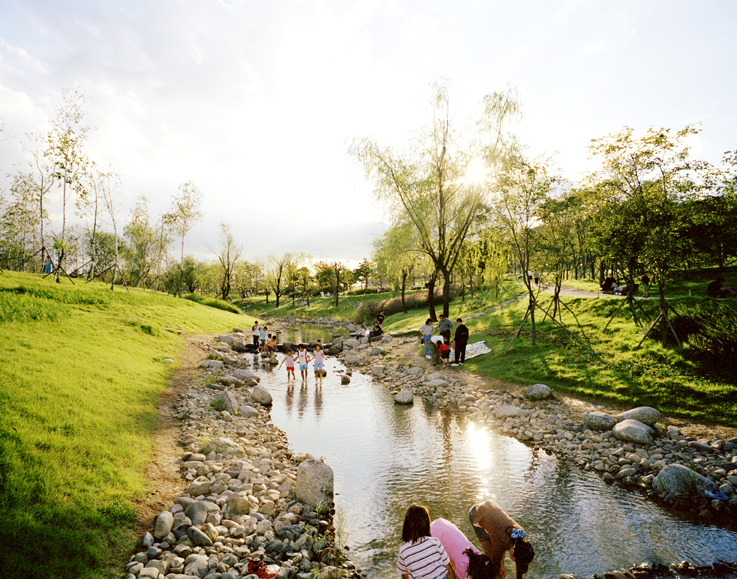09 In Green Heaven _ 개울가 by the brook, 2004