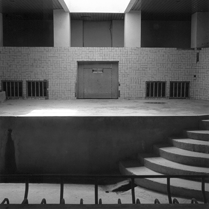 동물원 _ 빈 하마 우리, 1998-1999