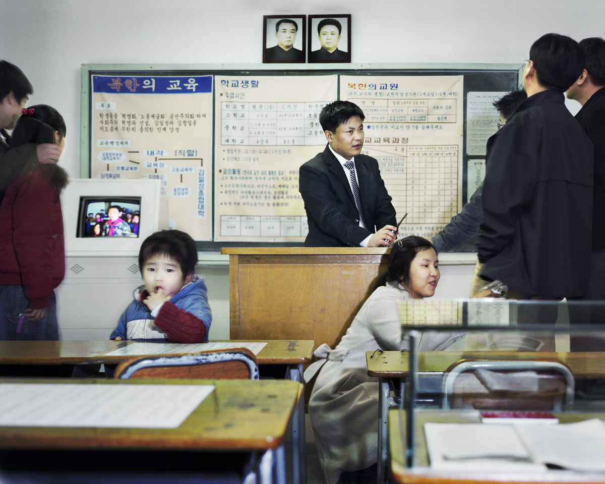 12.Tourists at Museum_ Moonsan, Korea