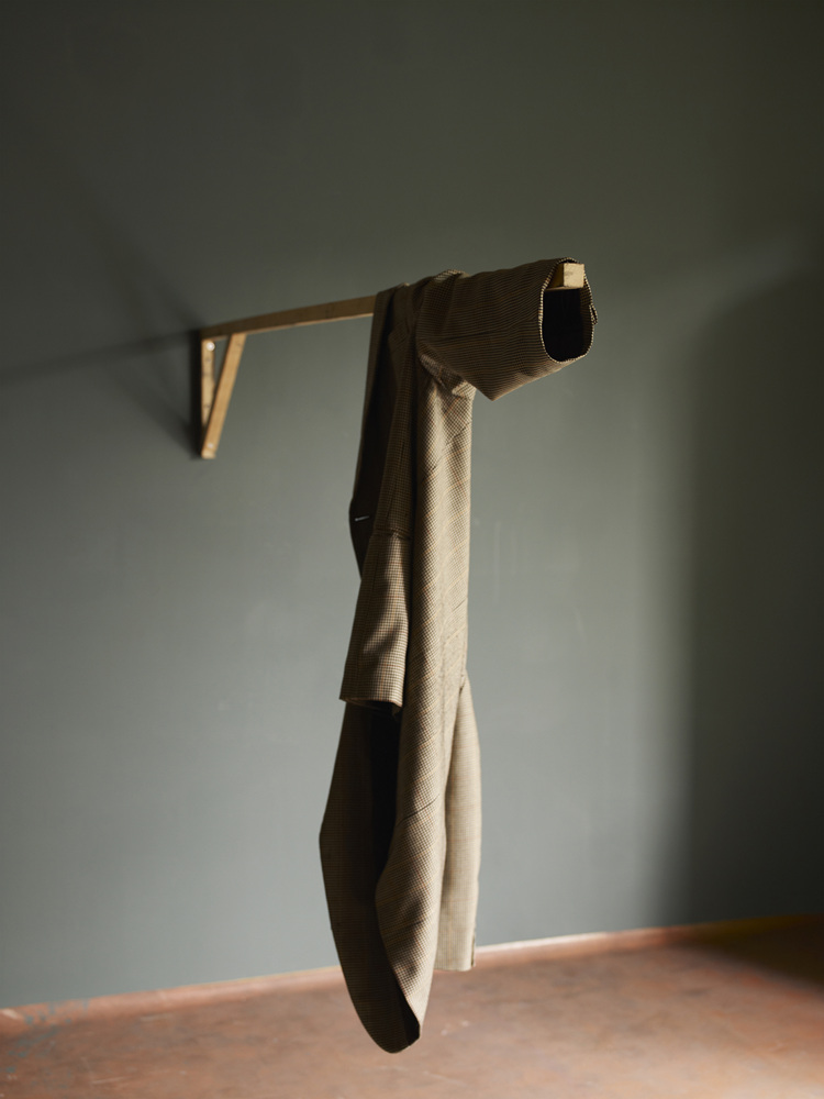 12_Still Life_Hung, Archival pigment print, 128x96cm, 2011