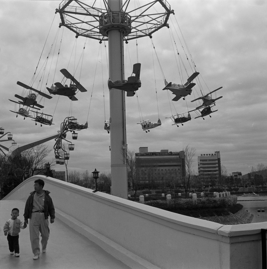 14 Living in seoul _ 롯데월드, 1994