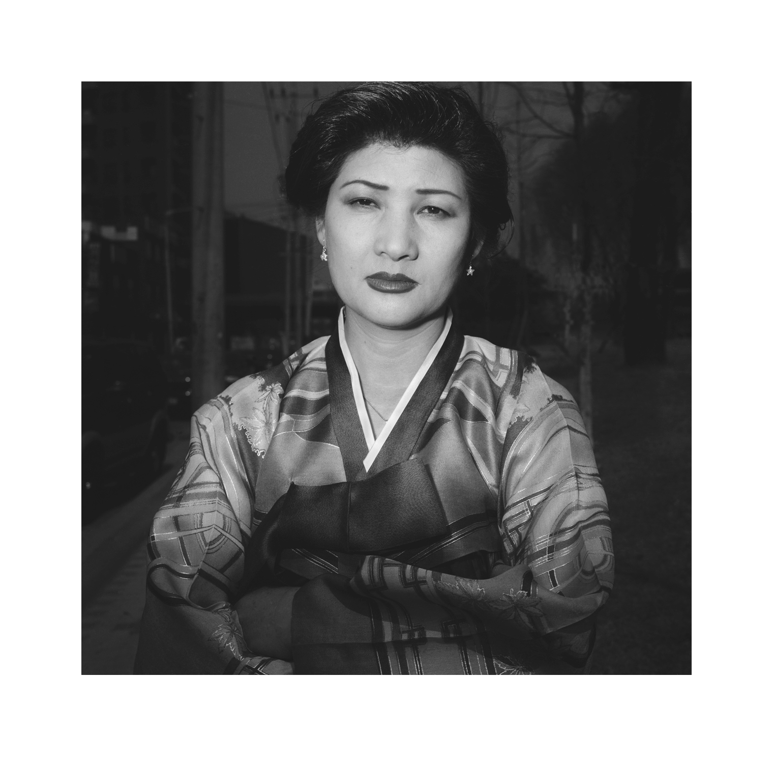 18 별 모양의 귀걸이를 한 아줌마, 1997년 3월 27일