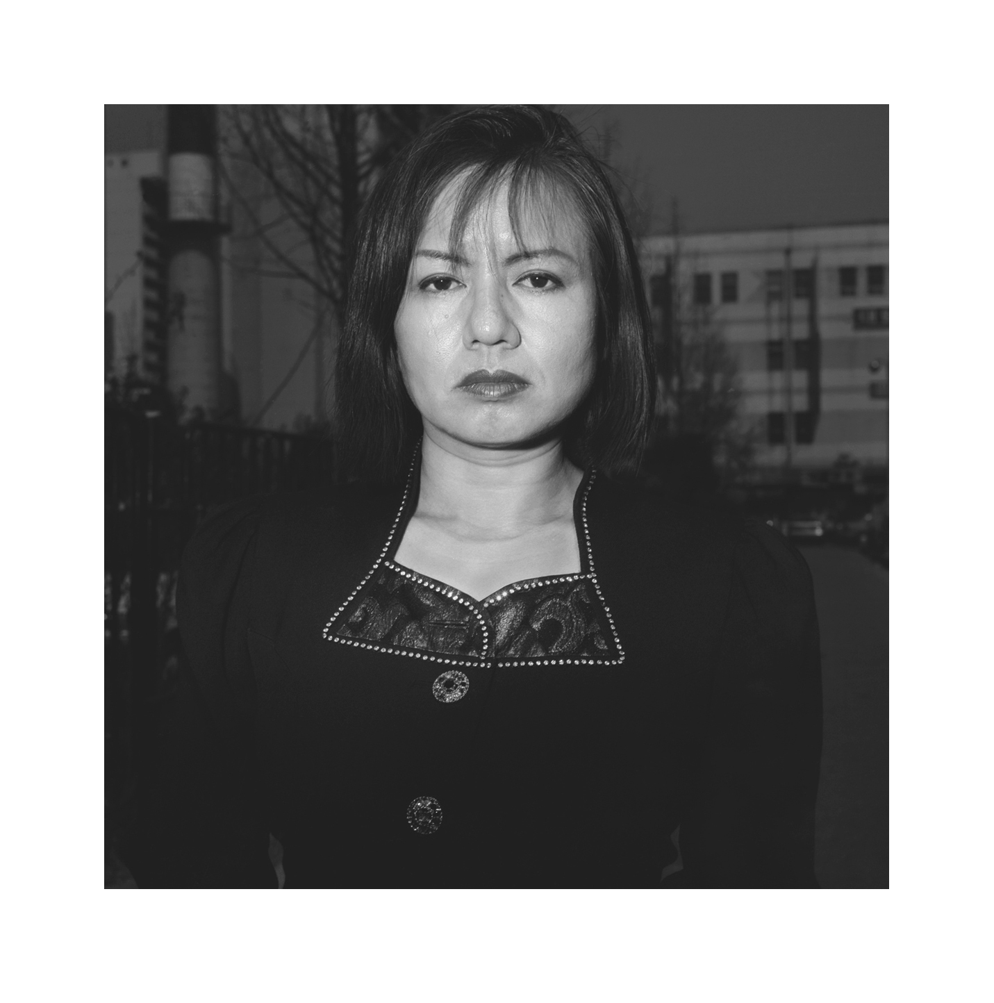 19 반짝이는 구슬이 박힌 옷을 입은 아줌마, 1997년 3월 23일