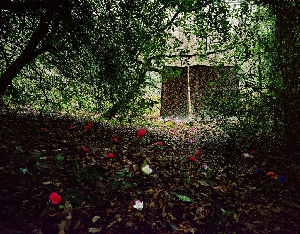 Untitled-4, Hidden,C print,125x100cm, 2003