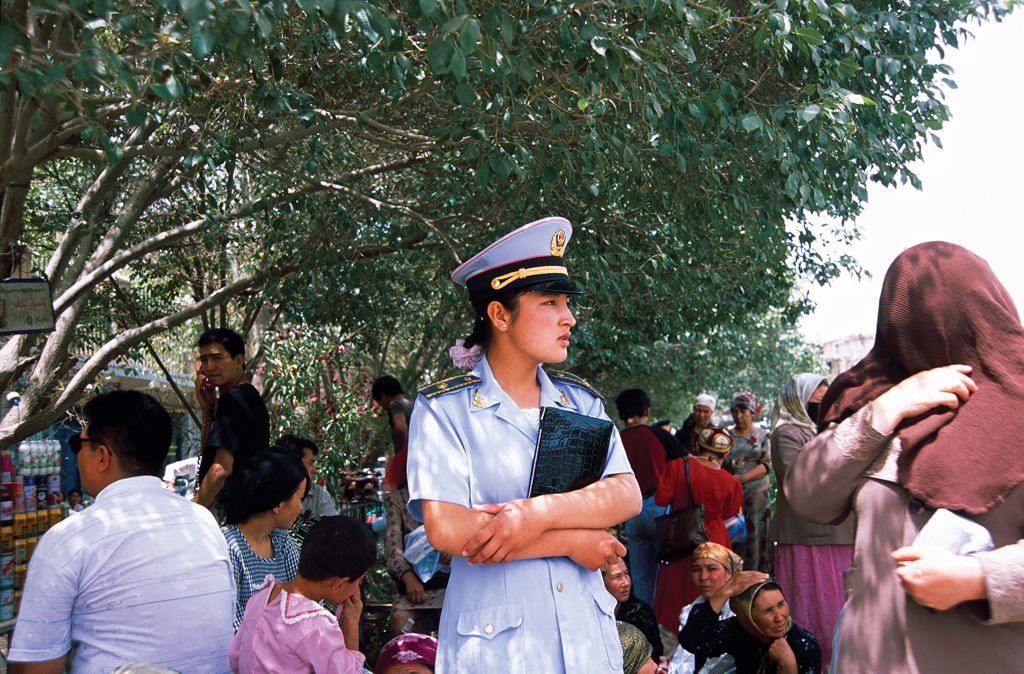 신강, 중국, 2001-2