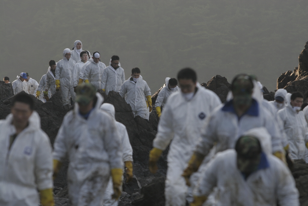 03. 김재우, 어느날 갑자기 바닷가에...,  태안 모항항, 2007.12