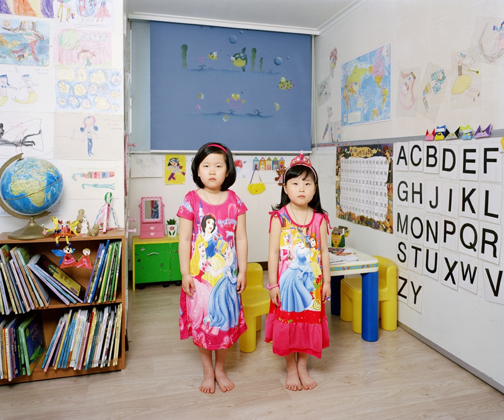 Twins, 가인과 영은, ga-in and Young-un, digital c-print, 2006