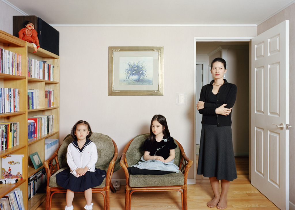 Twins, 지숙, 정현과 동현, Ji-suk, Jung-hyun and Dong-hyun. digital c-print, 2006