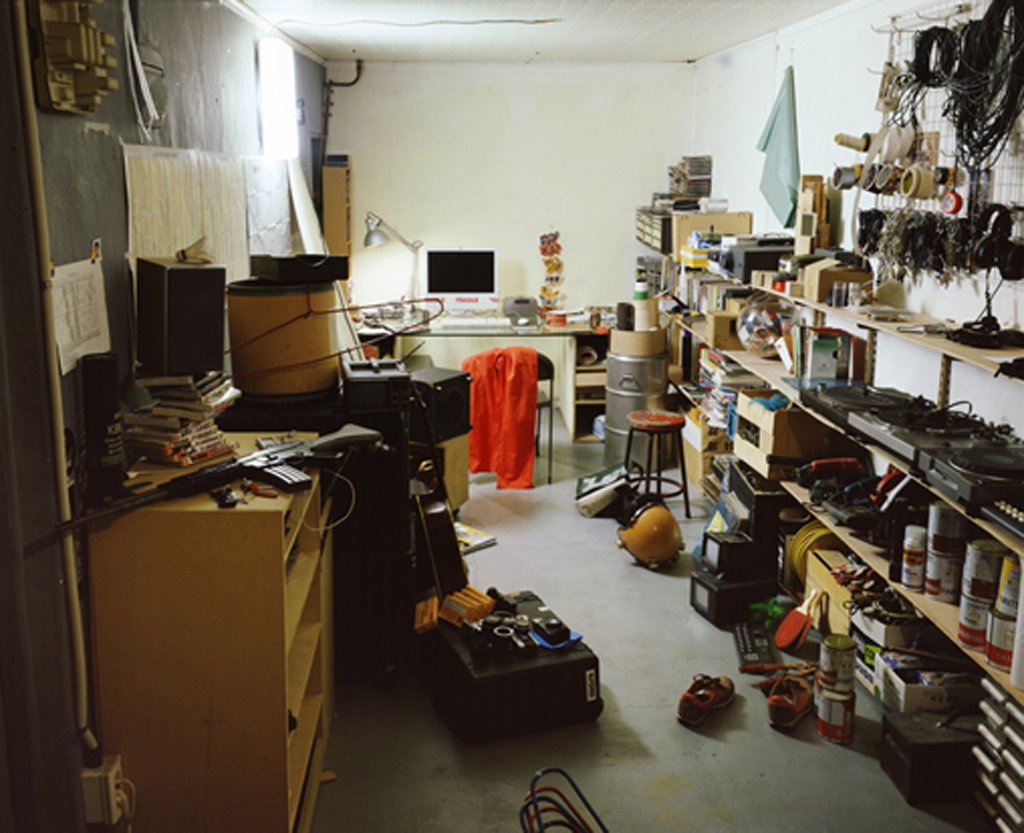 A studio 325B c-print 150cmx180cm 2006