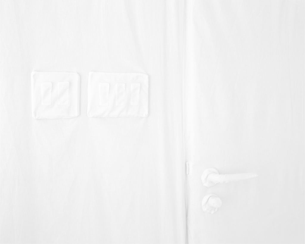 XO Pale White 15s_2009_100 125cm_inkjet print