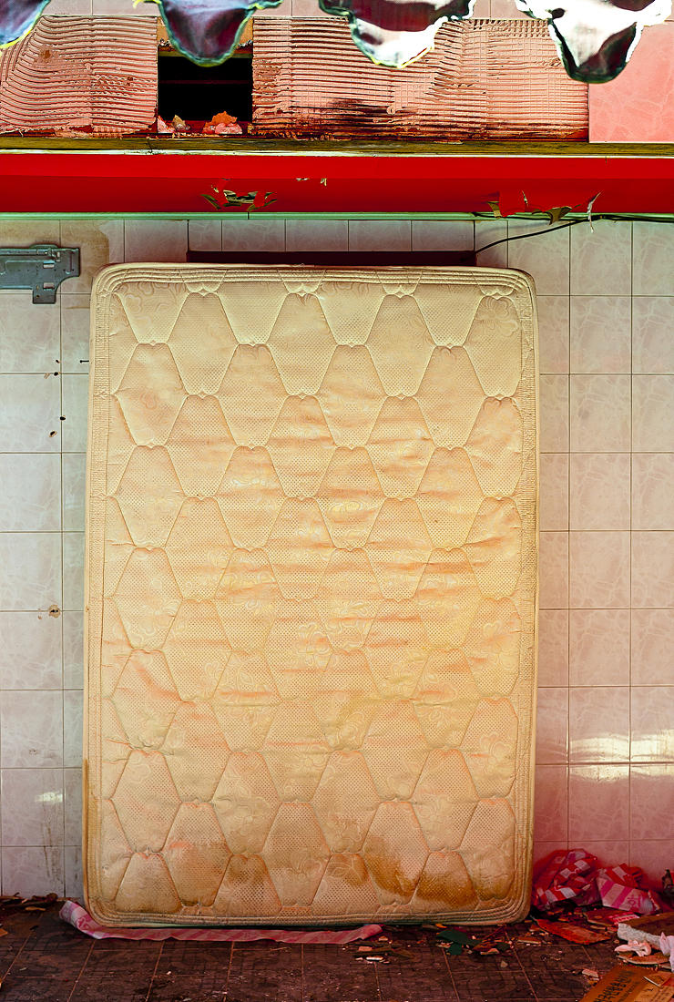 붉은 방#03_pigment print_35.6x27.9_2011