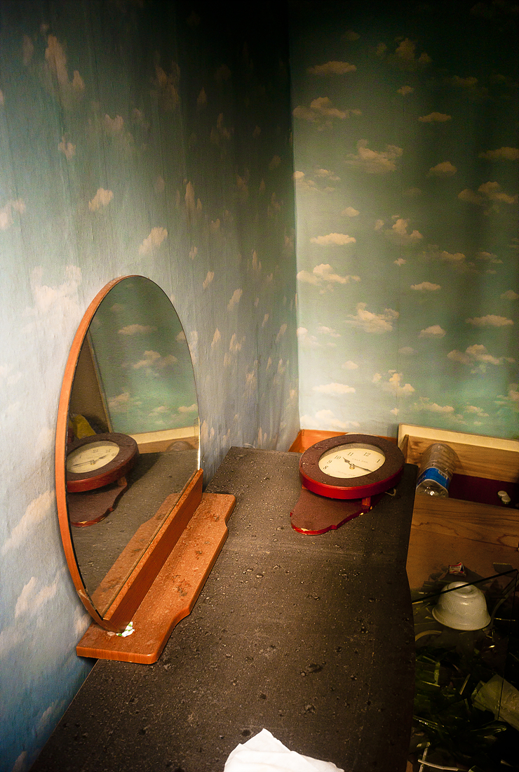 붉은 방#05_pigment print_35.6x27.9_2011