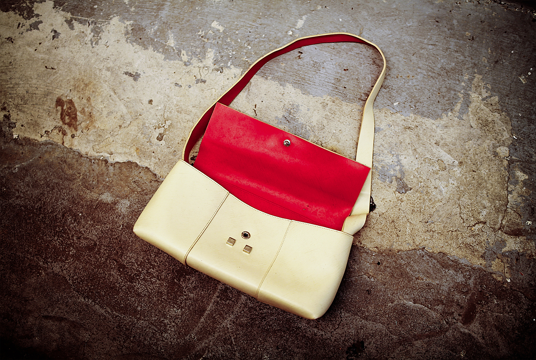 붉은 방#07_pigment print_27.9x35.6_2011