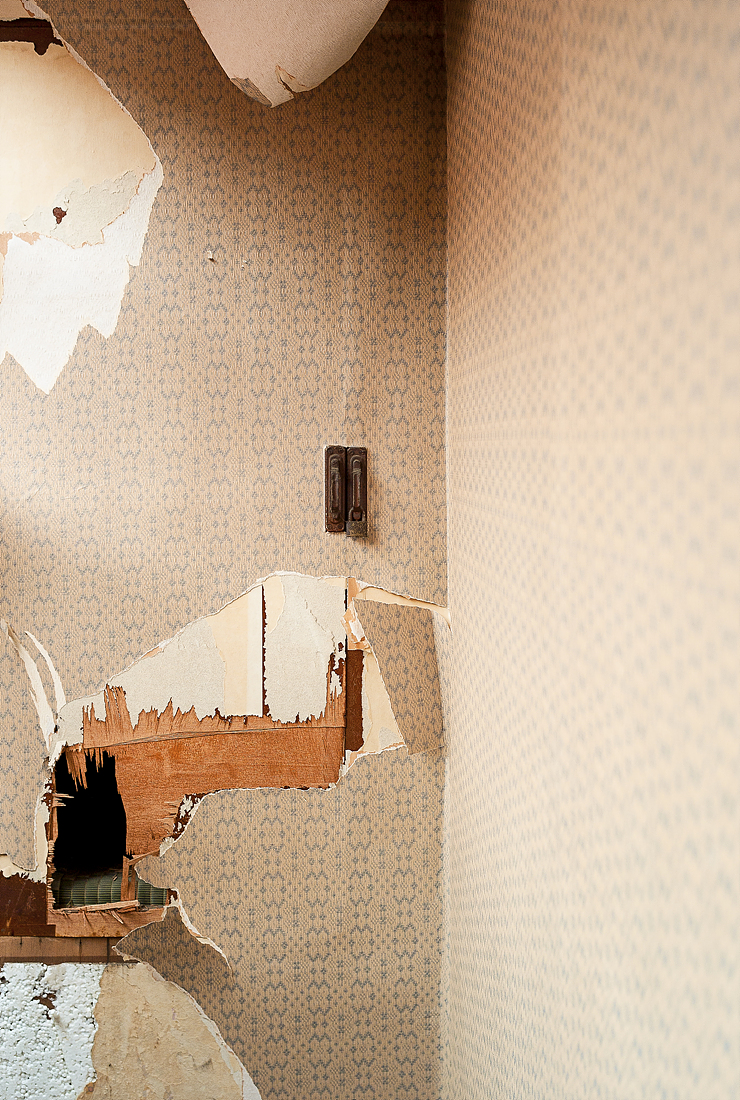 붉은 방#09_pigment print_35.6x27.9_2011