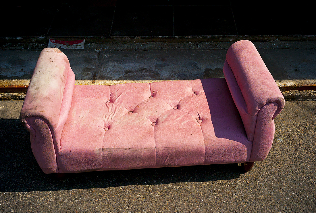 붉은 방#10_pigment print_27.9x35.6_2011