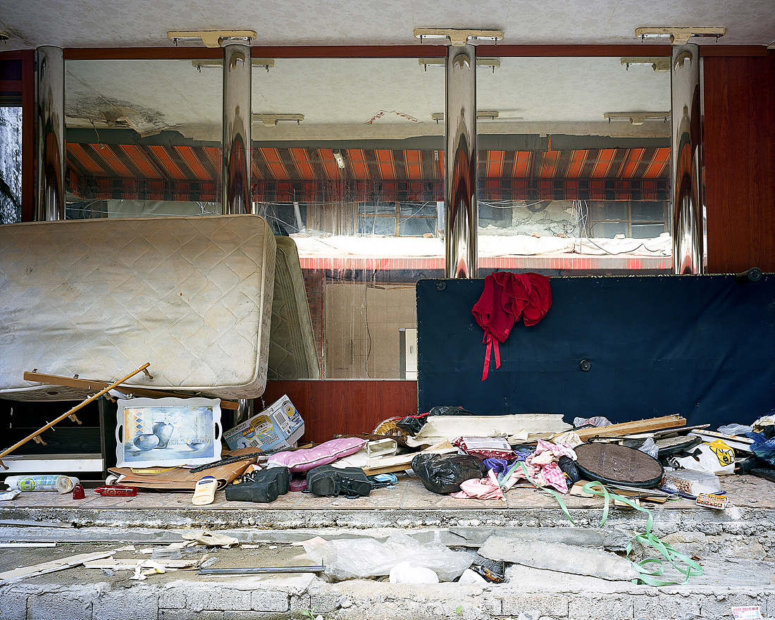 붉은 방#18_피그먼트 프린트_100x125_2011