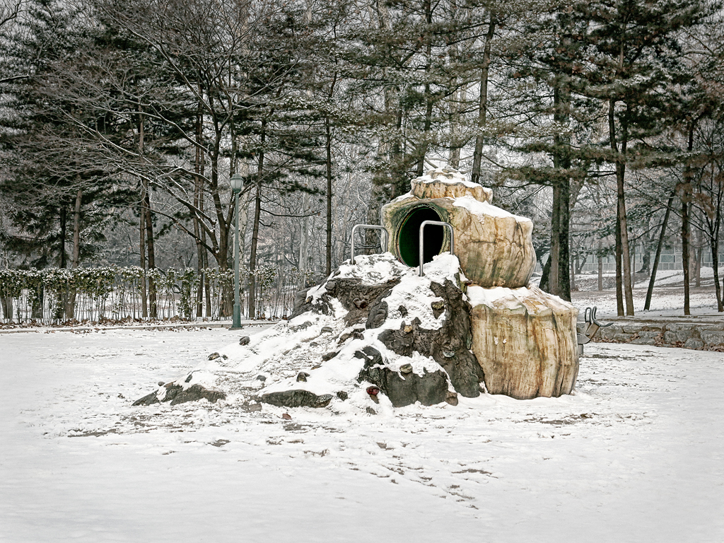 소라껍질 속에 숨은 아이_80x60cm_Archival Inkjet Print