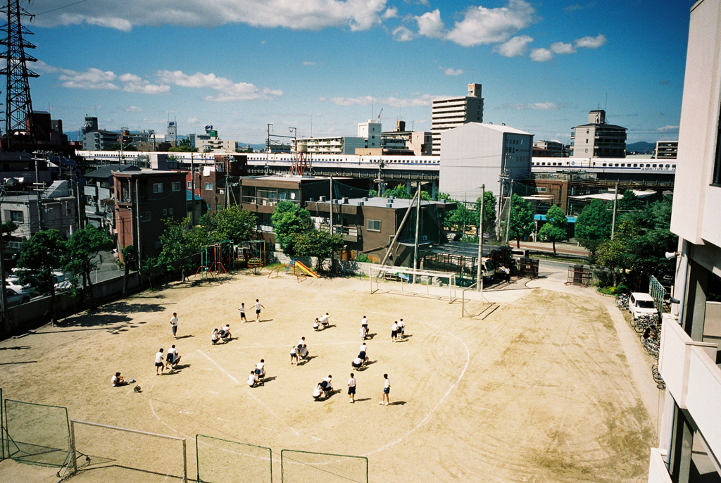 02 sweet hours_the playground-22-09-2003