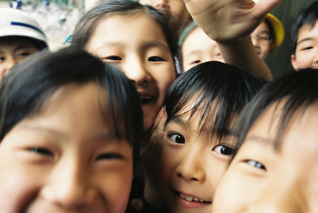 04 sweet hours_eyes-18-05-2002