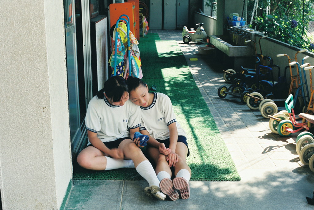 14 sweet hours_girls-28-06-2001