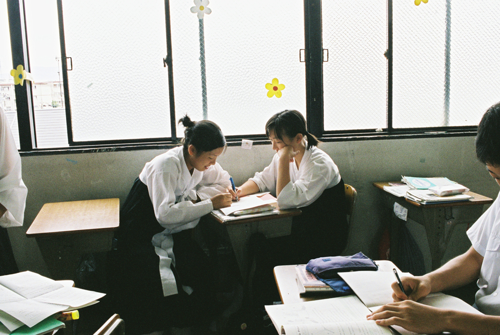 16 sweet hours_girls-28-06-2001