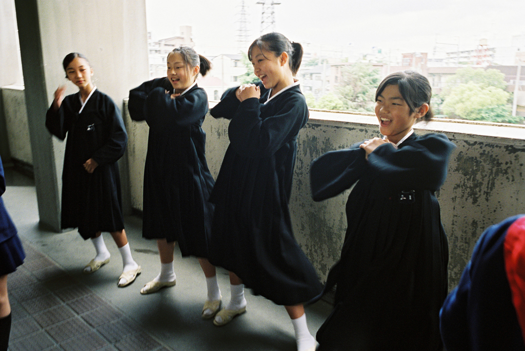 19 sweet hours_Dancing-18-05-2002