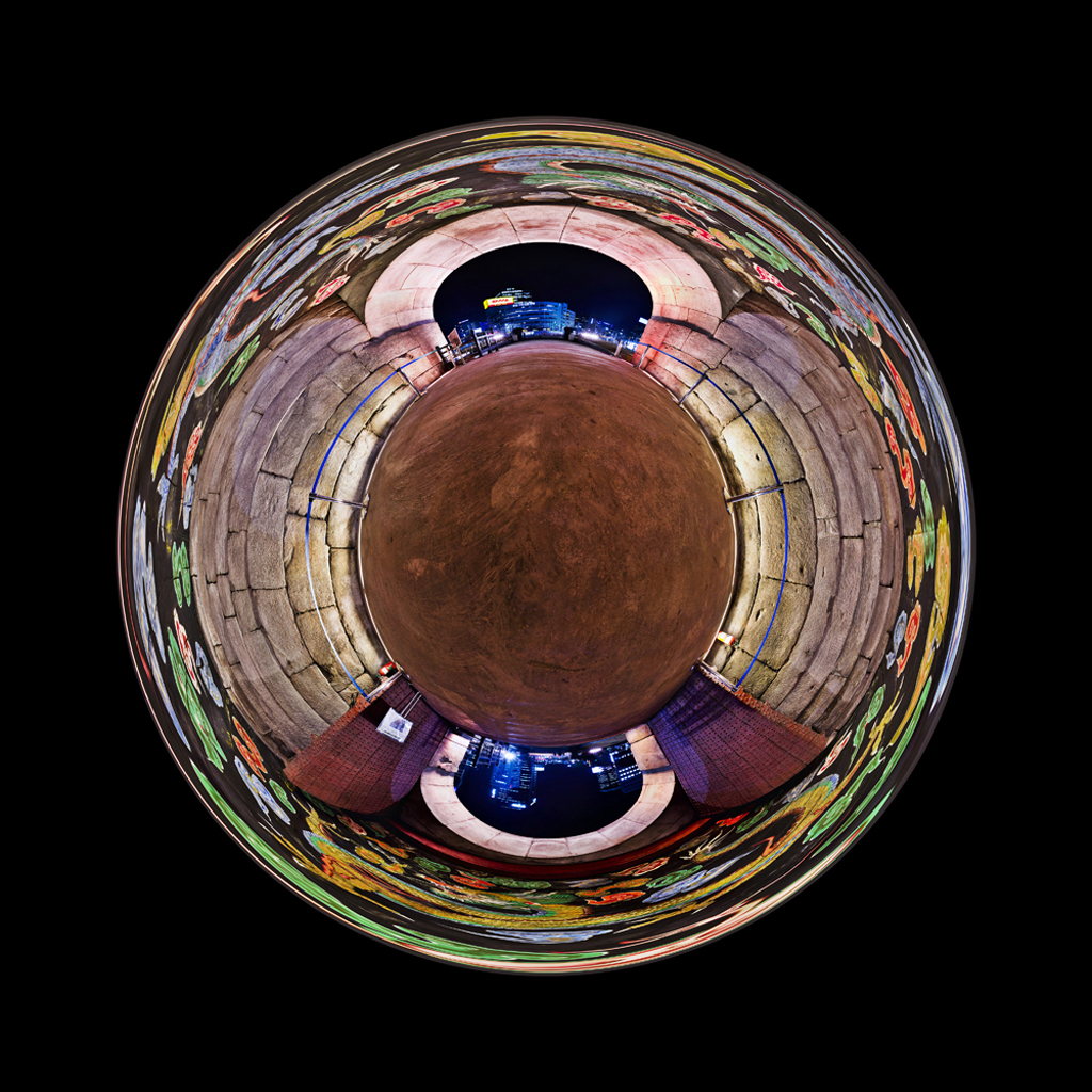 Gate, Fuji Digital C-Print, 125 x 123 cm, 2007