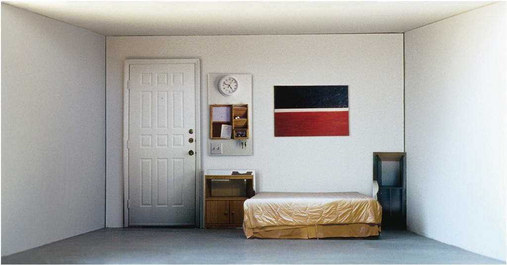 01.일시적 쉼_Lambda Print_110x56.5cm_2007_이방의 집 Foreign Home series