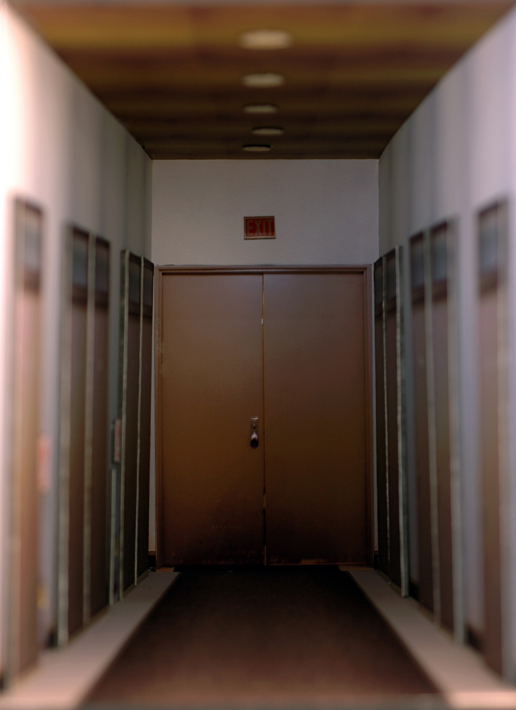 02.Hallway_101x140cm_ Lambda Print_2005