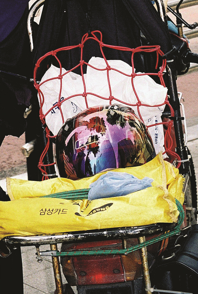 12_틈틈이 튼튼히 #10, Inkjet Print, 가변크기, 2013