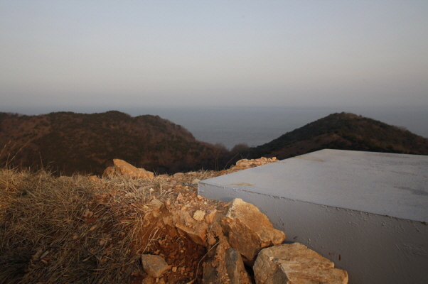 13. 경기도 말도 50  75 Archival Pigment Print 2010