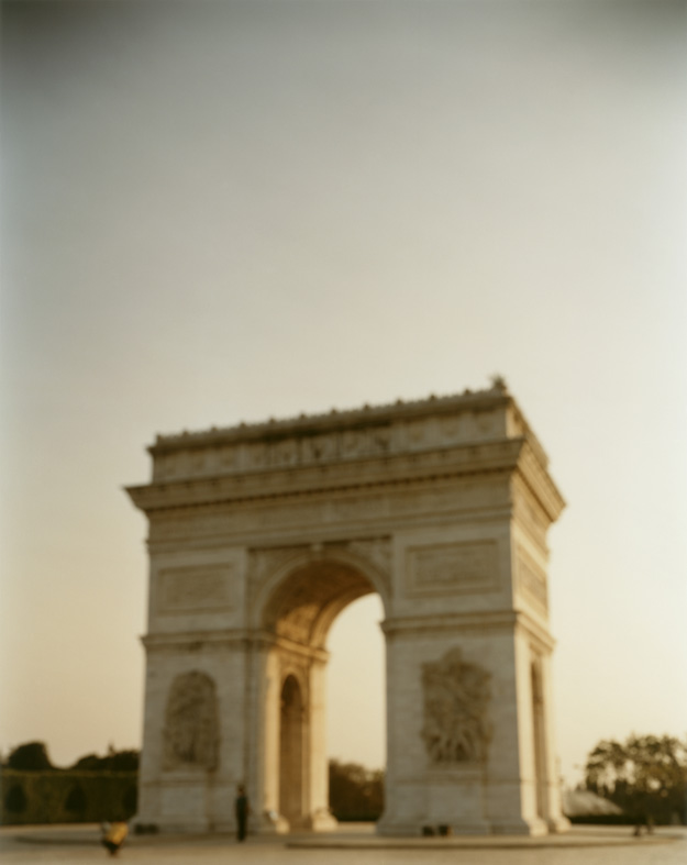 17 The Triumphal Arch in Shenzhen,China 2005