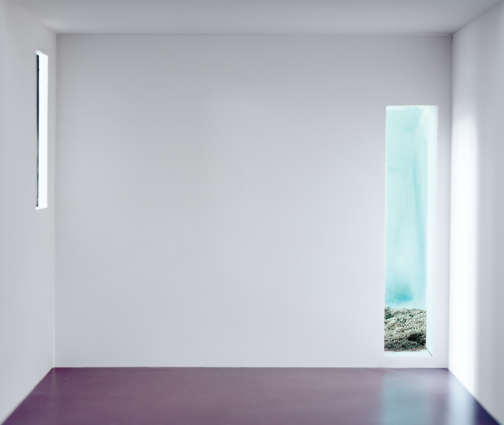 Blue window_Digital Inkjet Print_175x150cm_2009_To the Desert series