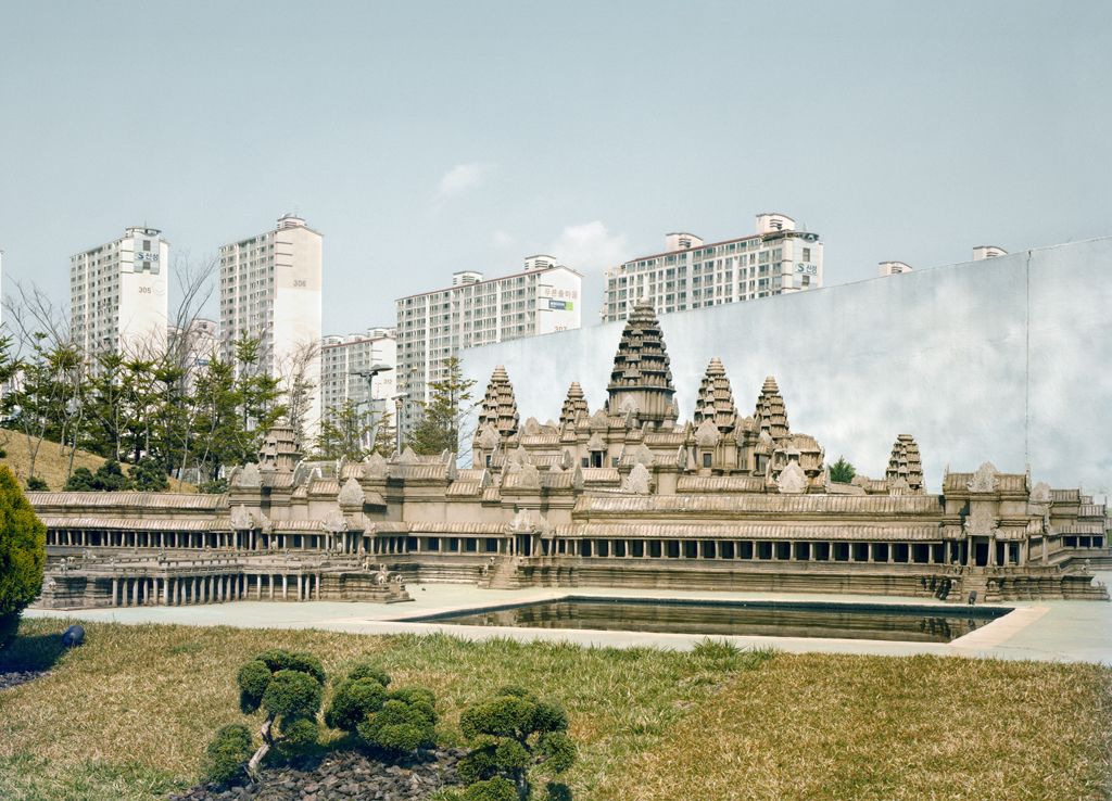 RW01-047, 127x169cm, Digital print, 2006