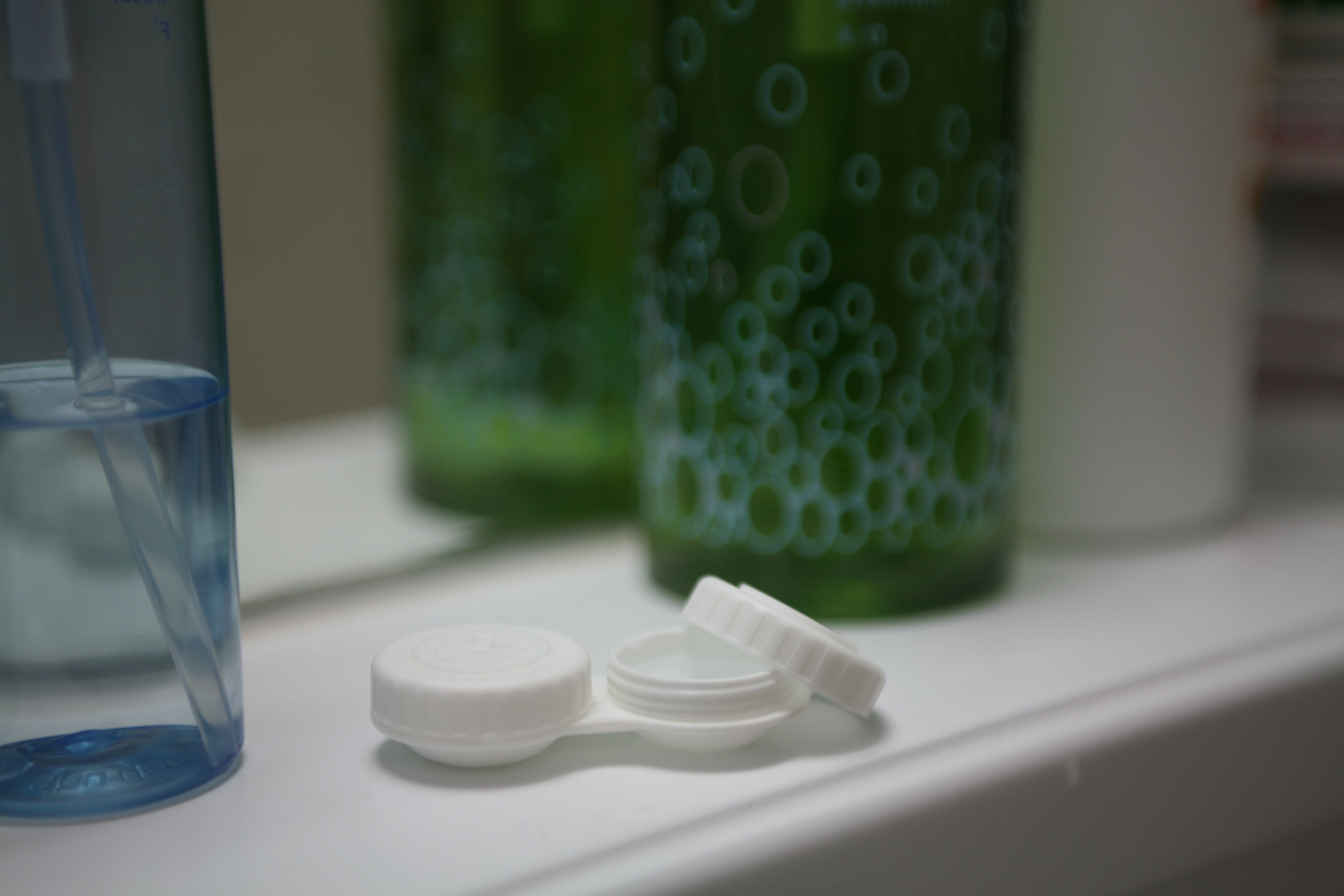 There are..., 렌즈케이스, 30×40inch, Digital Print, 2007