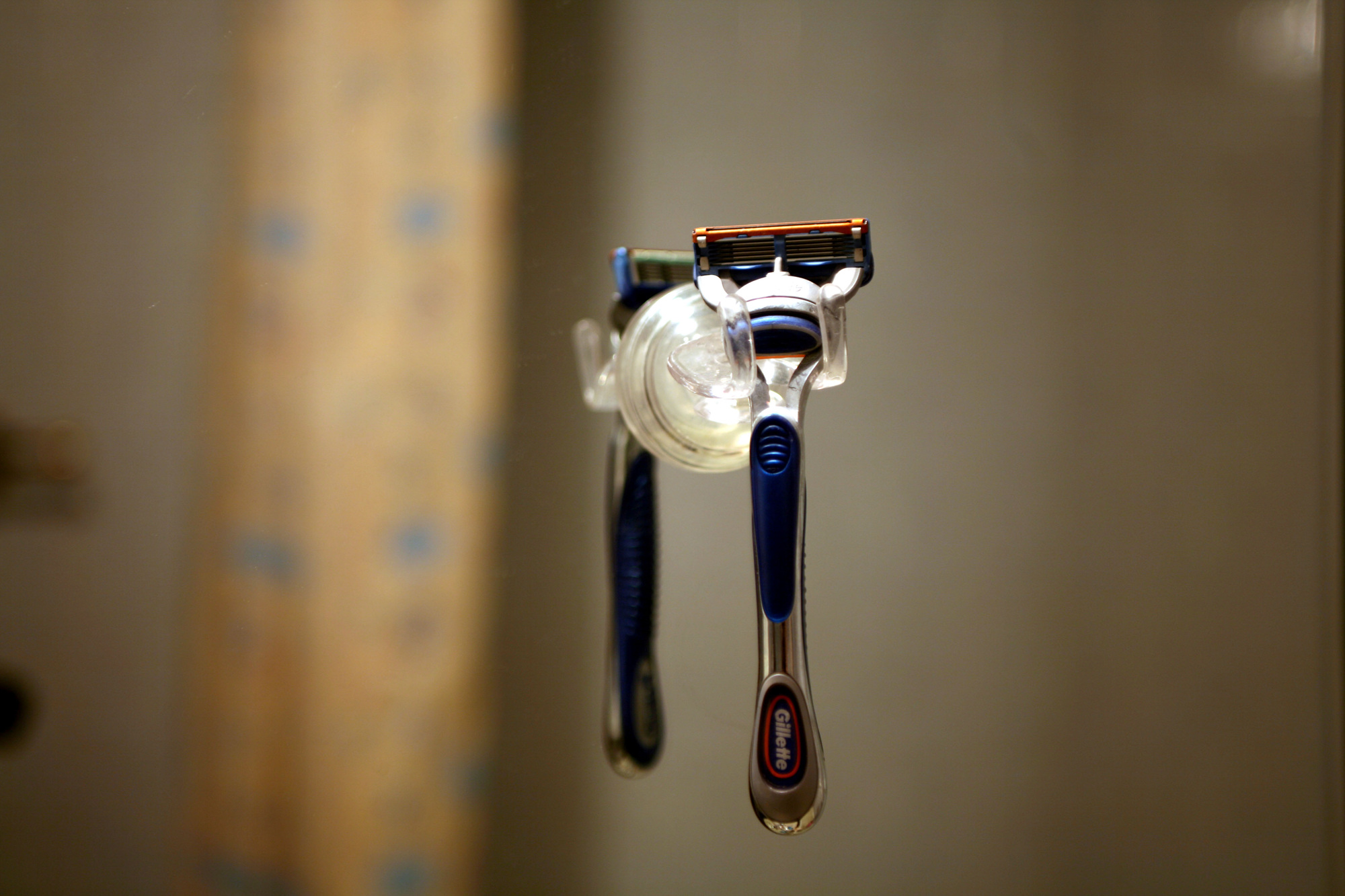 There are..., 면도기, 30×40inch, Digital Print, 2007