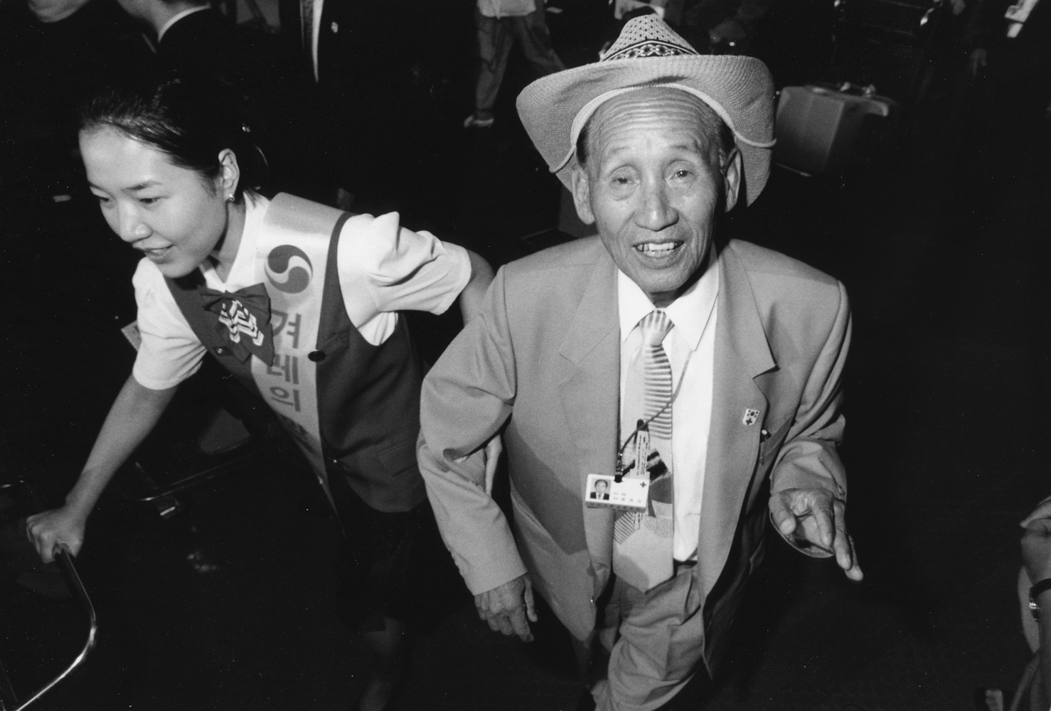 반세기만의 귀향(歸鄕) Separated families, 2000 _09