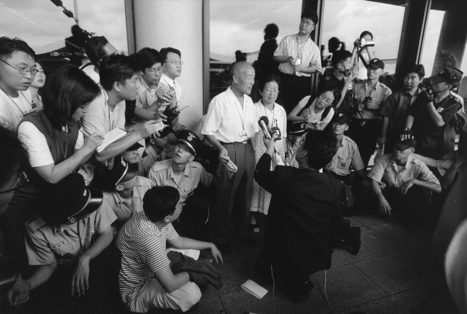 반세기만의 귀향(歸鄕) Separated families, 2000 _10