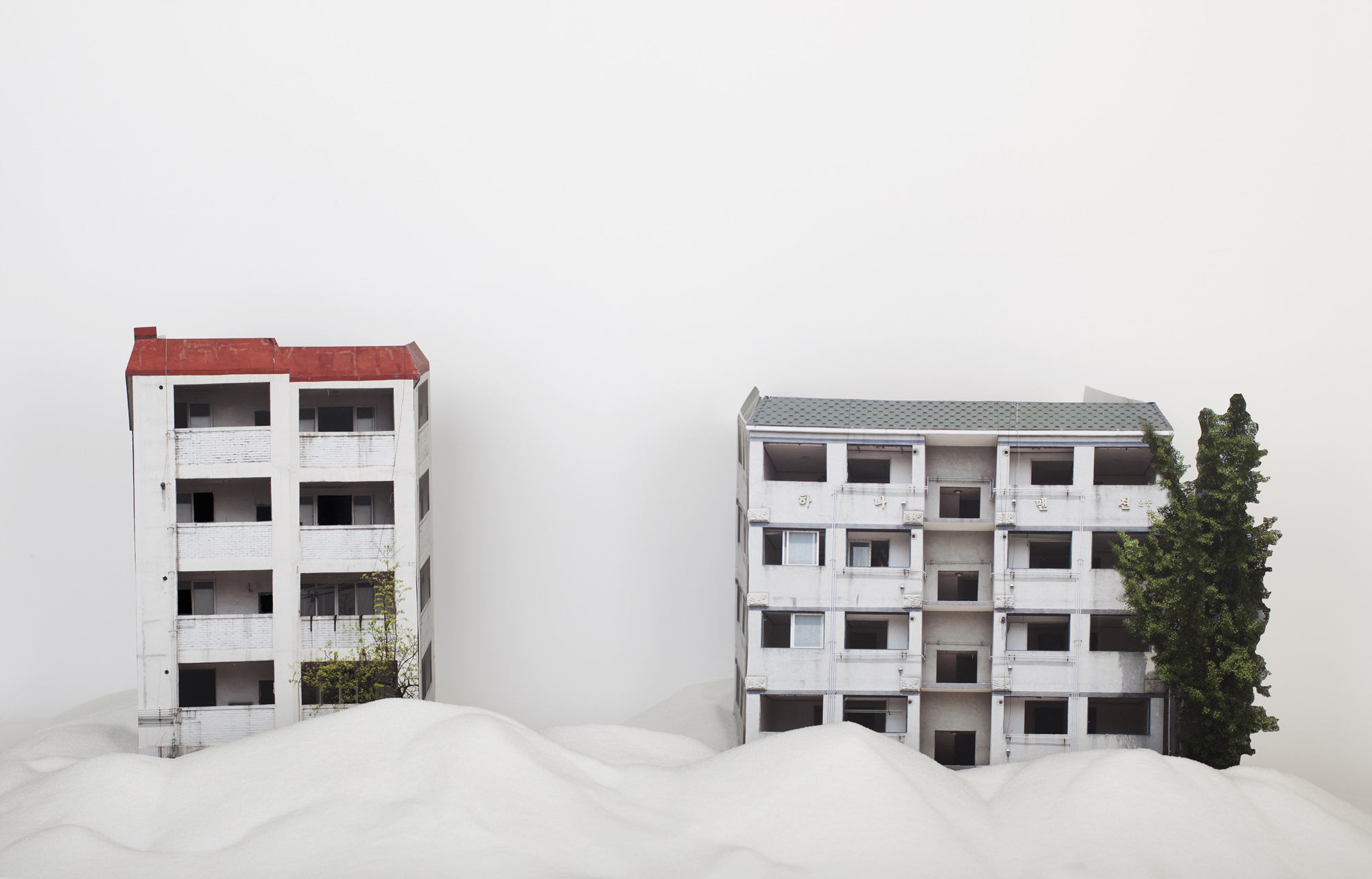 007 Two Buildings_Archival inkjet print_100x64cm_2012