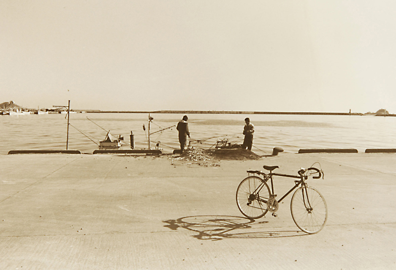 SMELL OF THE BLACK SEA  12 gelatin silver print 35x55cm wooden framed
