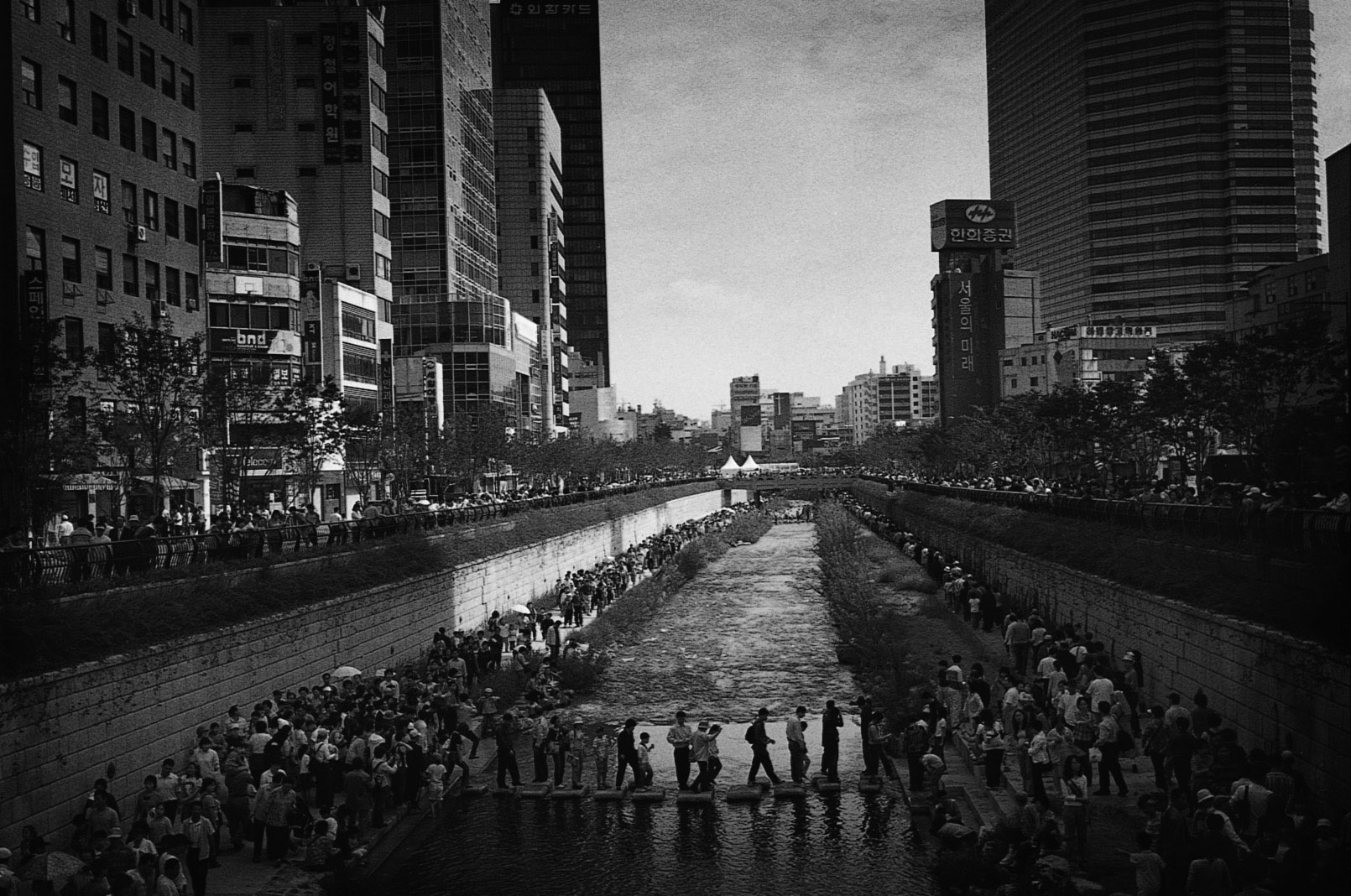 SW18 gelatin silver print 20x30cm wooden framed