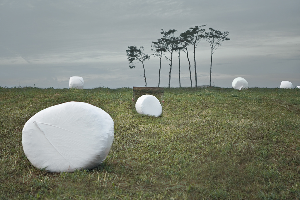 The Square03_Digital Pigment Print_110cm x 73cm_2010