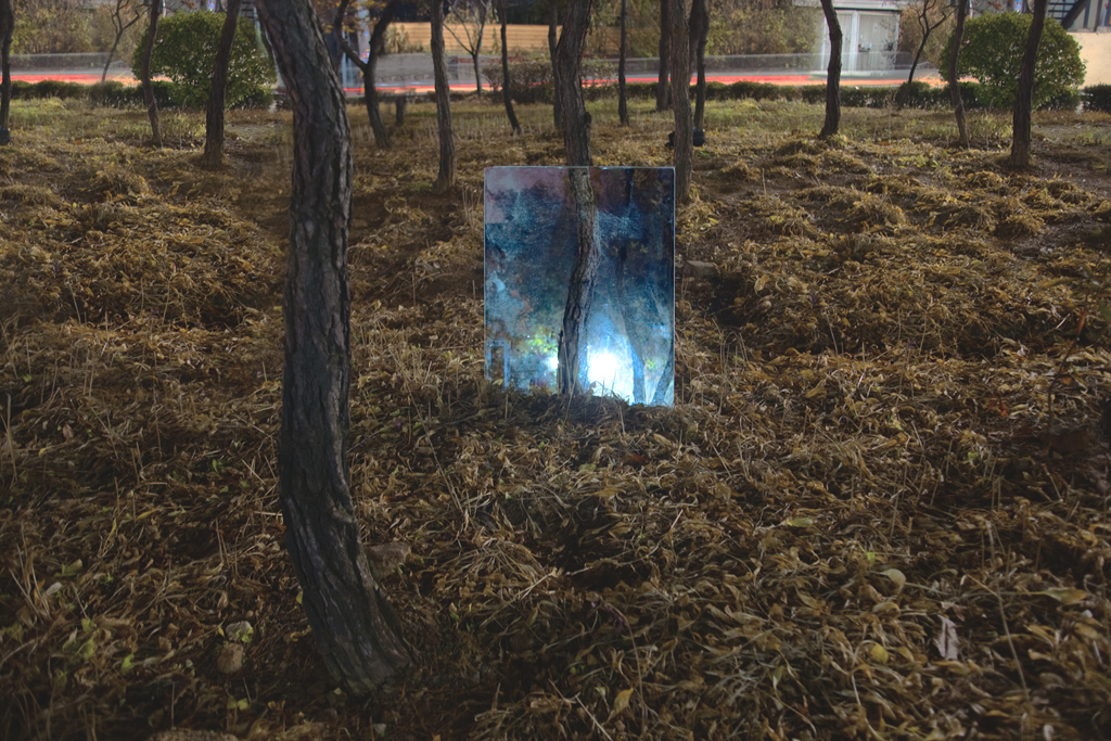 The Square09_Digital Pigment Print_79cm x 52cm_2009