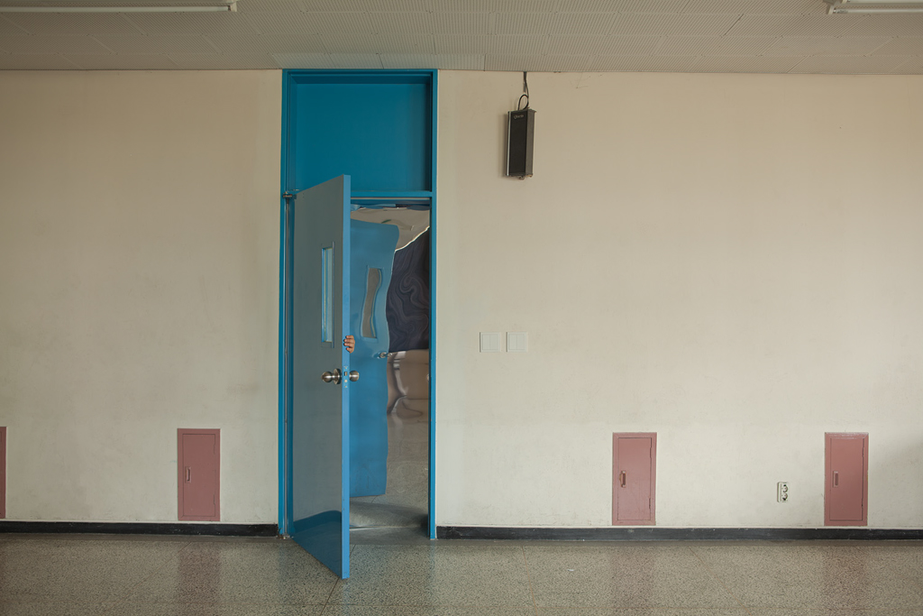 The Square17_Digital Pigment Print_112cm x 74cm_2010