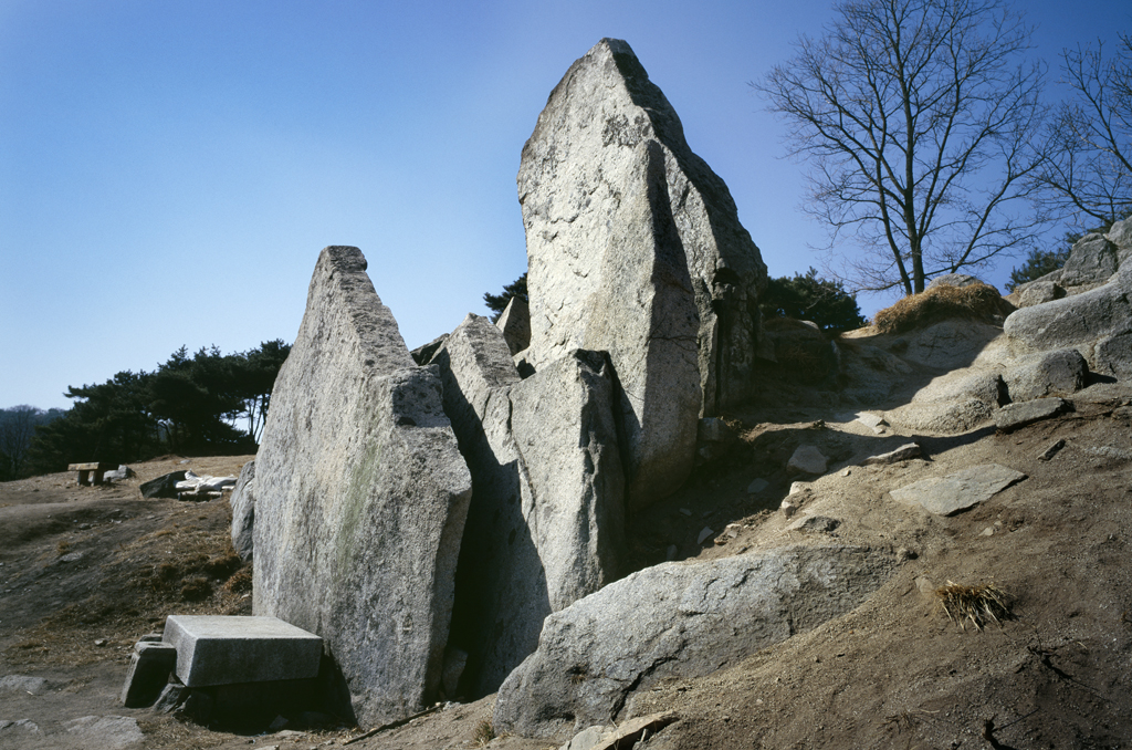 시간의 지문 8.설봉산성 칼바위(2000년)