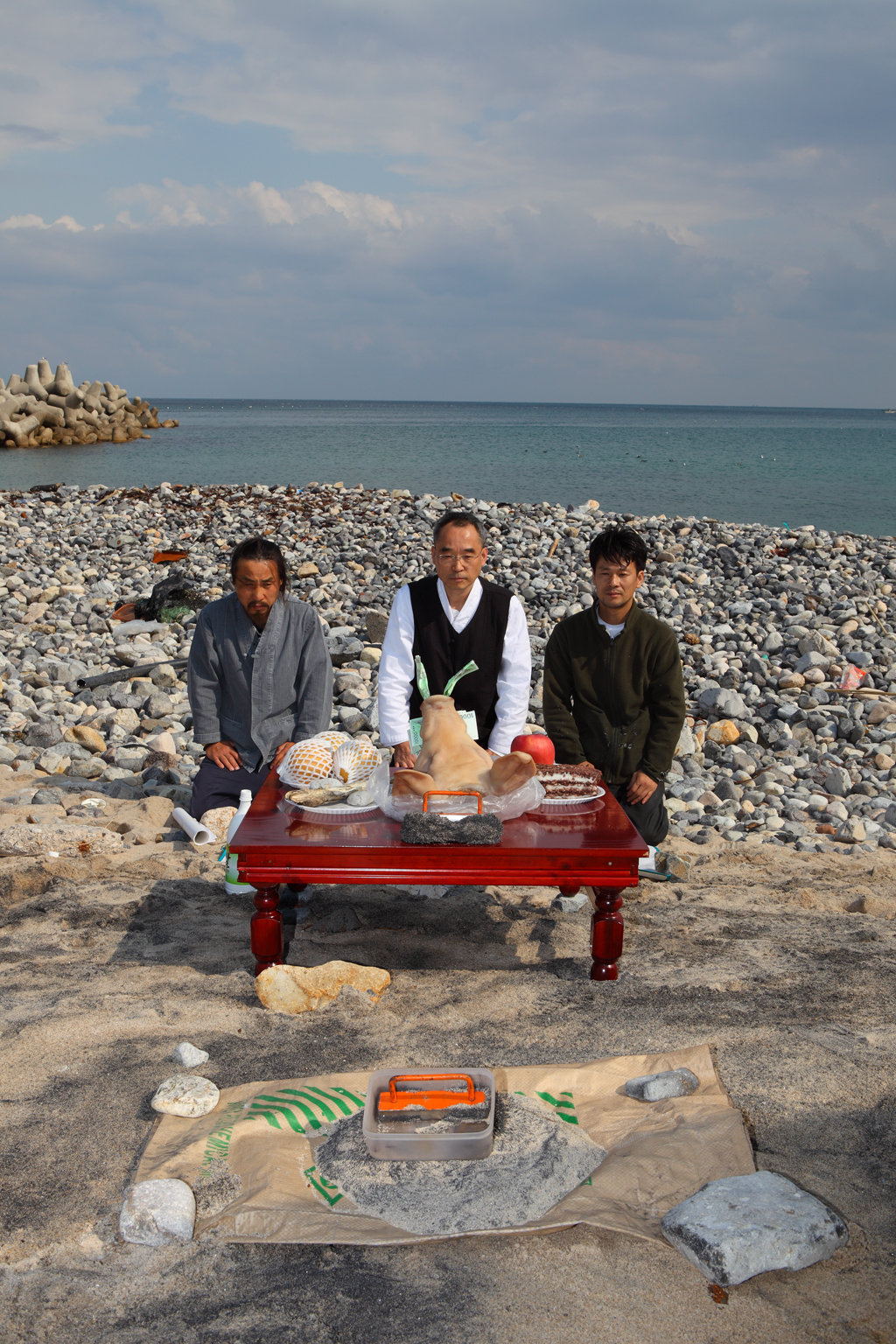 칼과 철 1.사철채취 제사(2009년)