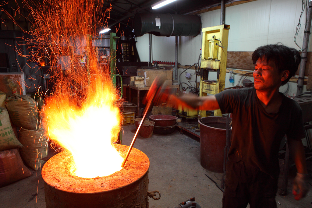 칼과 철 3.사철제련(2009년)